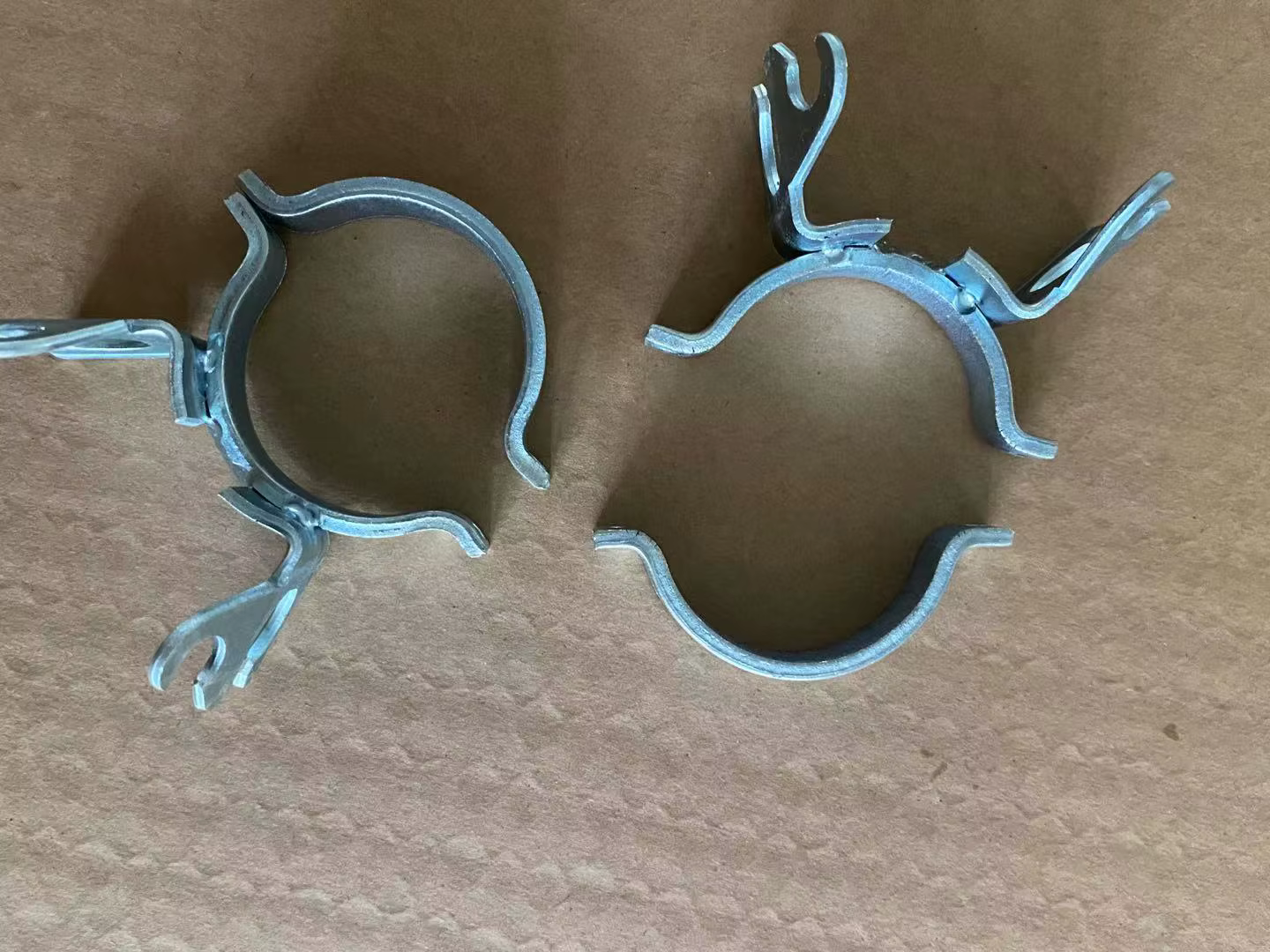 Supports de tube d'huile pour polo