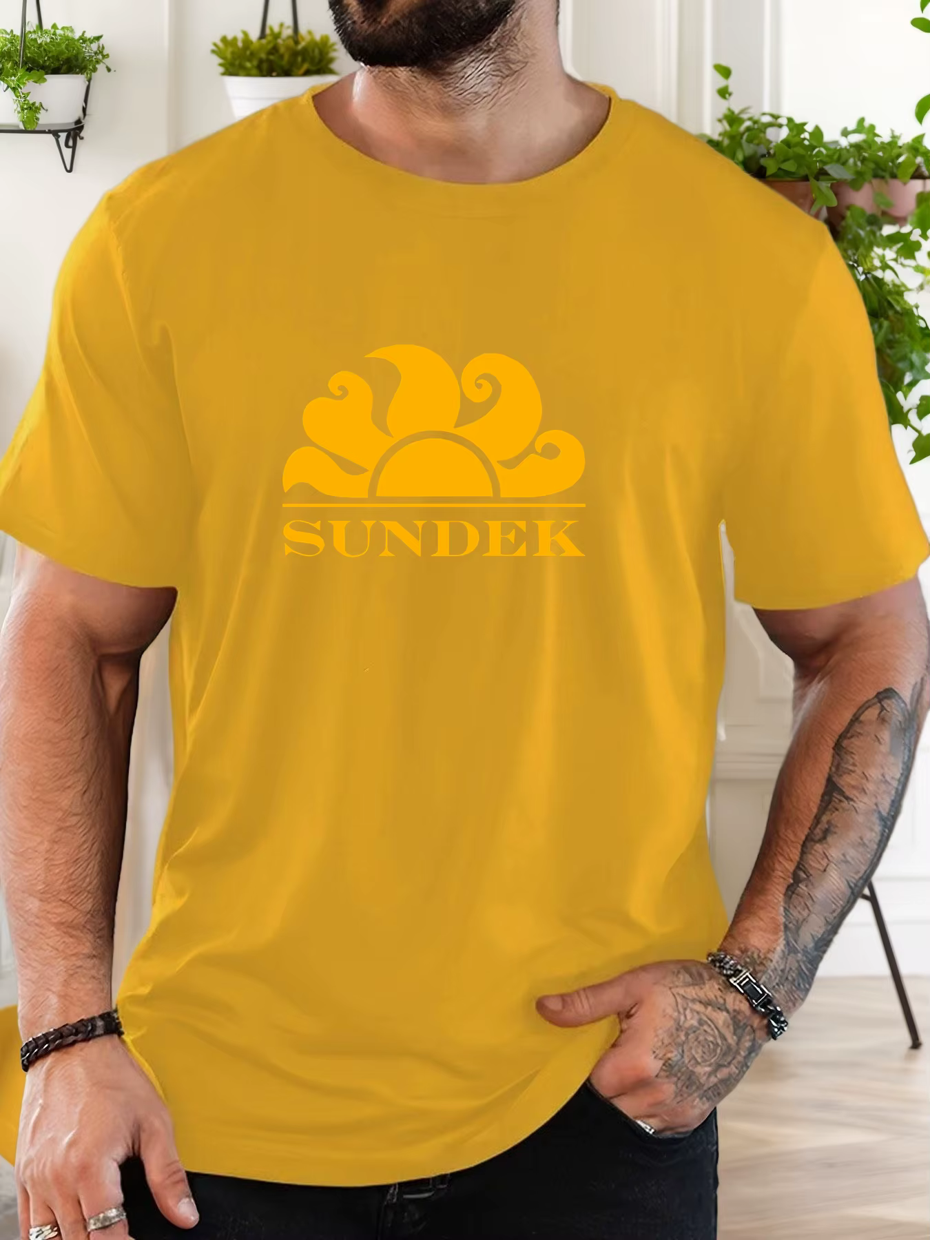 T-Shirt homme 2025 nouveauté rétro Chic Sundek graphique audacieux jaune stylisé soleil Logo décontracté haut élégant usage quotidien