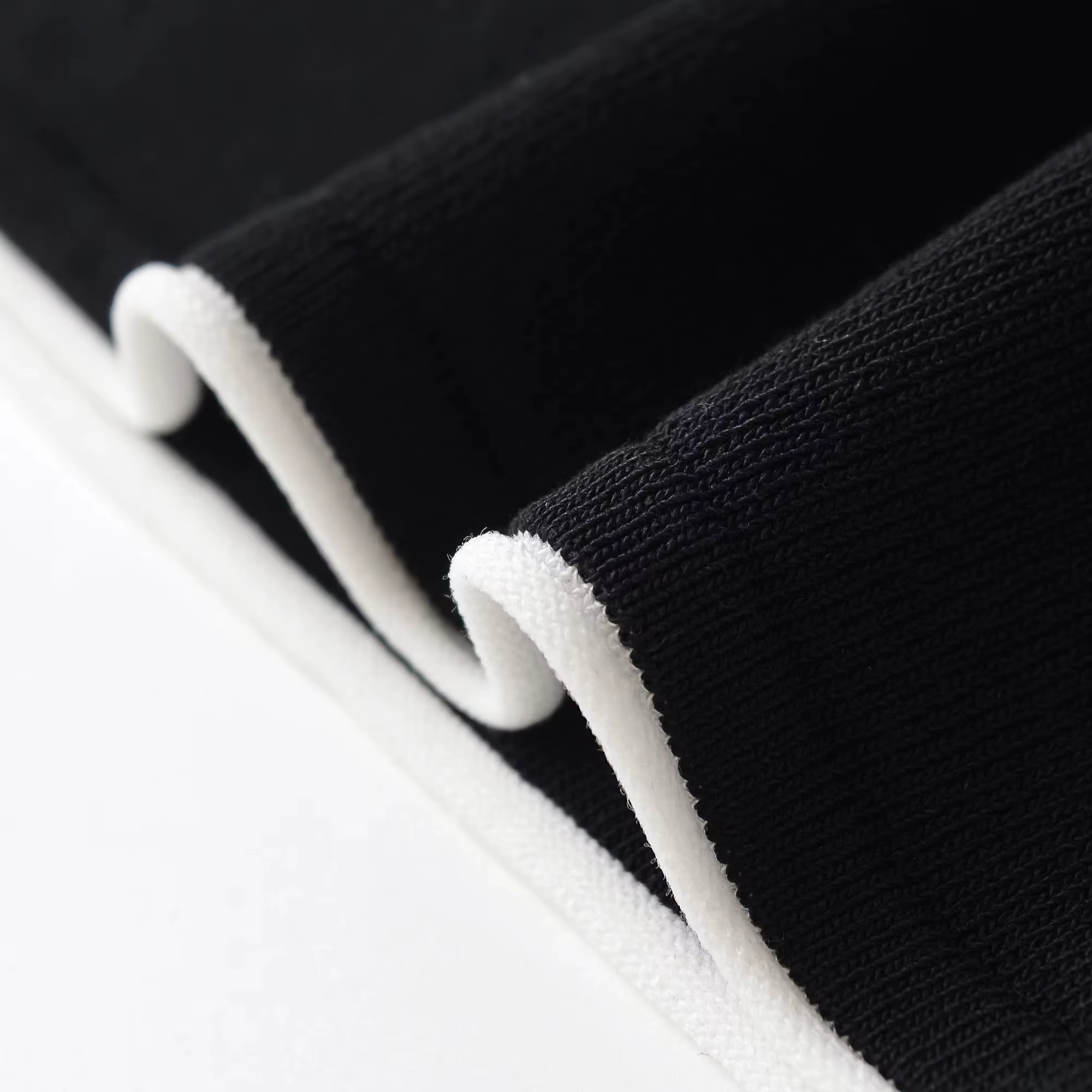 Haut tricoté classique pour femme avec bordure