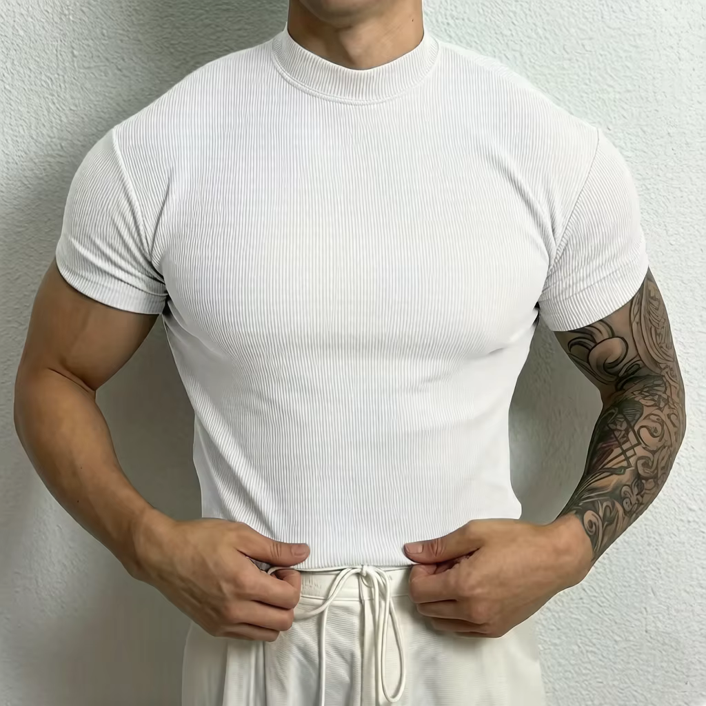 T-shirt à rayures à col haut pour hommes