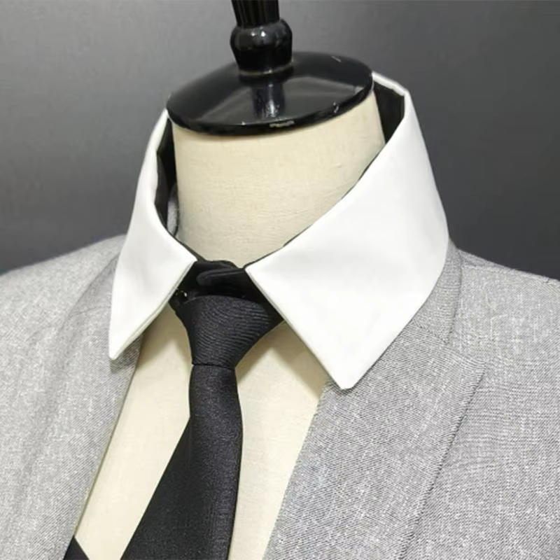 Chemise à mode fausse col avec une cravate pour le collier détachable des femmes