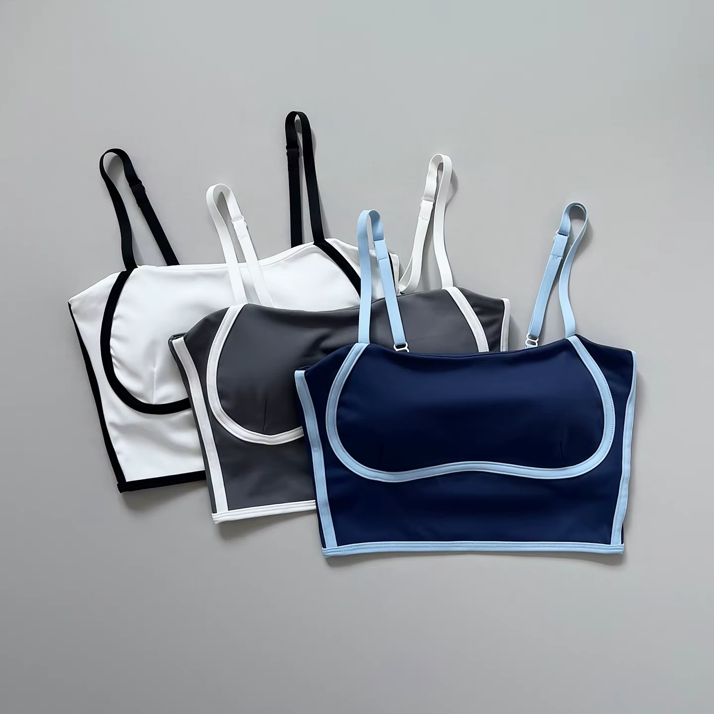 Nouveau débardeur de sport pour femme avec coussinets de soutien-gorge intégrés pour la course à pied