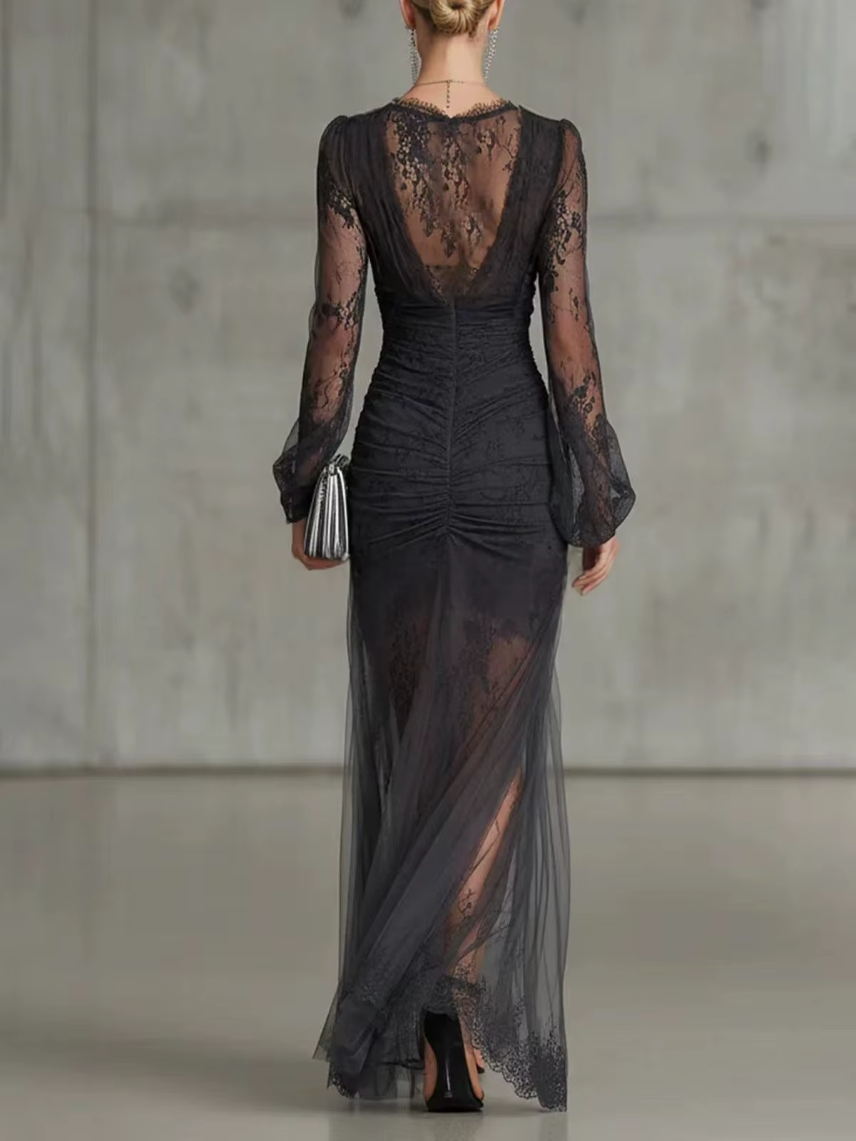 Robe de soirée en dentelle noire