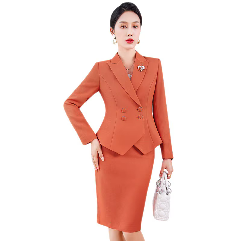 Costumes bleu marine pour femmes