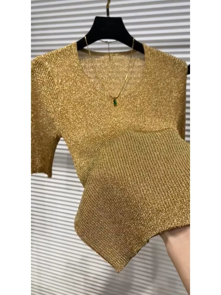 T-shirt doré à manches courtes pour femmes