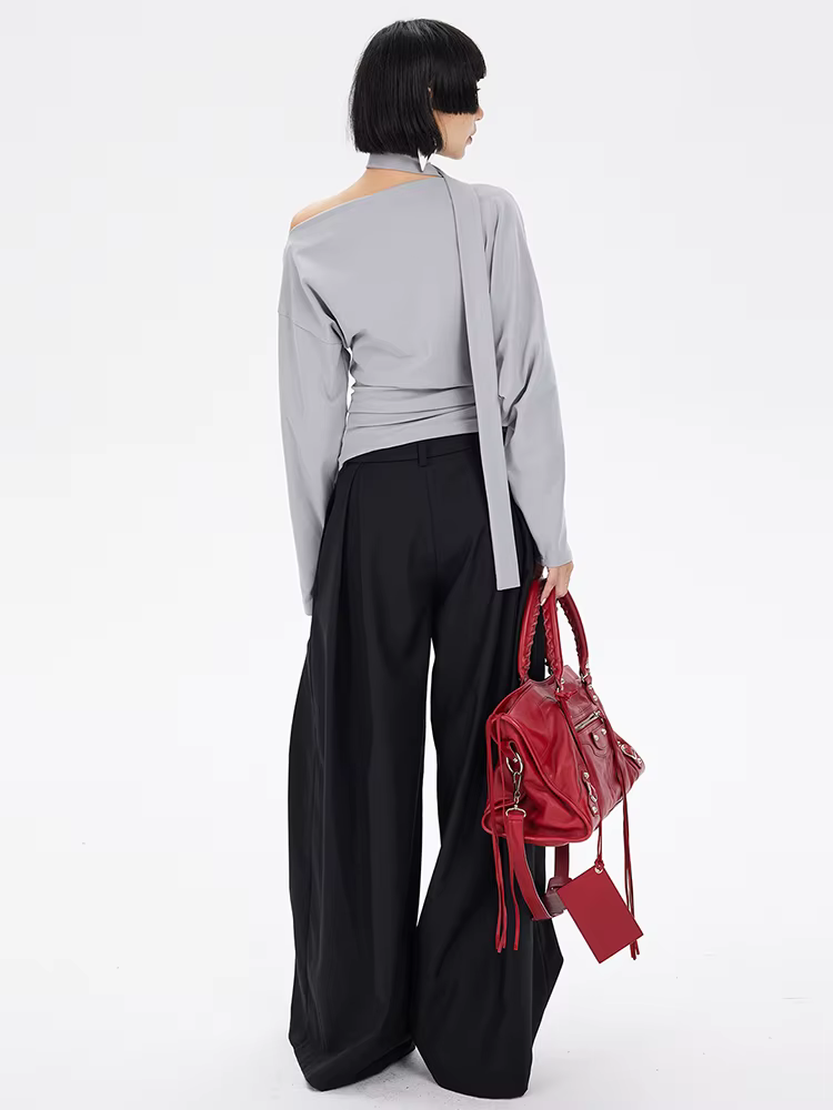 [EAM] femmes bleu plissé élégant tricot T-shirt nouveau col incliné manches longues chauve-souris mode marée printemps automne 2026 1DJ4747