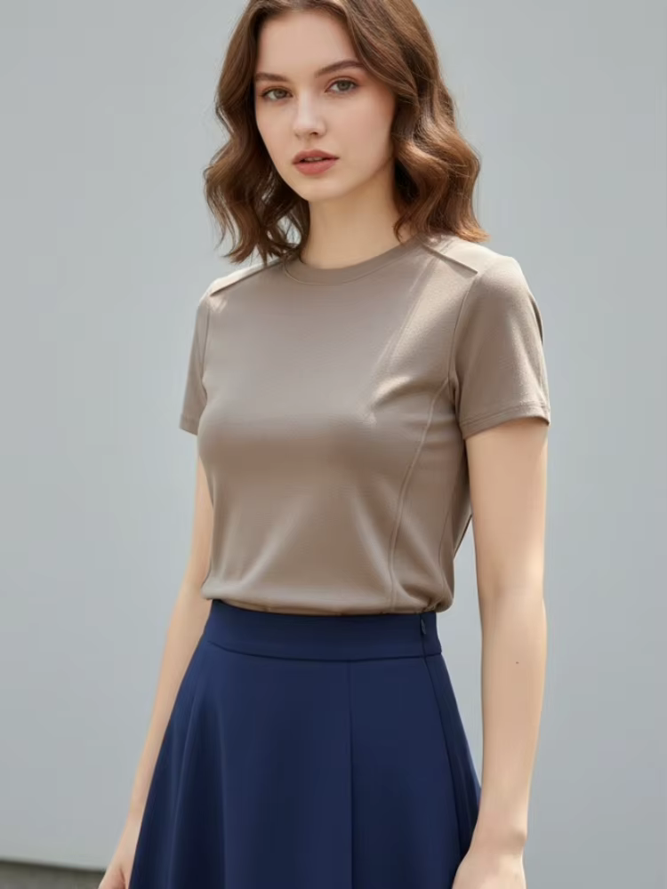 T-shirt blanc d'été 2026 pour femme