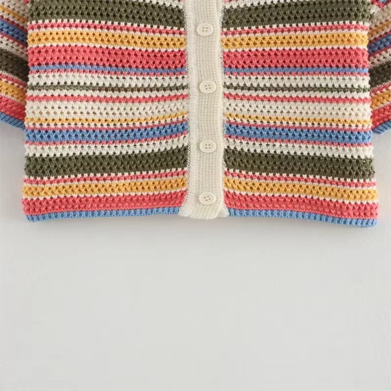 Pull court rayé en tricot au crochet pour femme