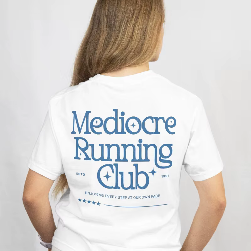 T-shirt Mediocre Running Club : T-shirt de sport graphique vintage
