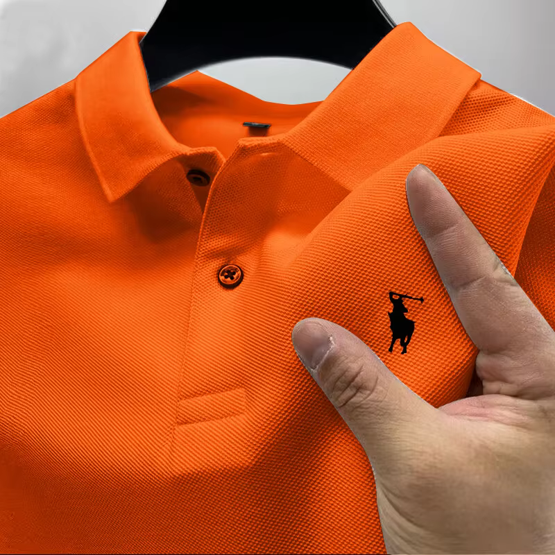 Polo homme avec plusieurs options de couleurs. T-shirt à manches courtes avec col imprimé petit cheval. Haut de golf respirant pour tenue décontractée professionnelle