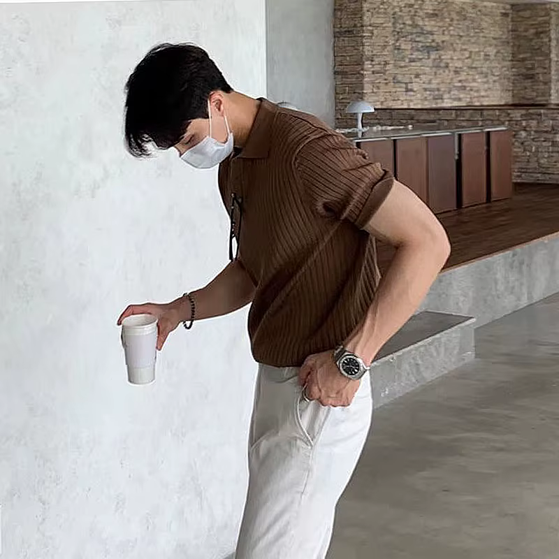 Nouveaux hommes Style coréen Polo de luxe loisirs tricoté T-shirt décontracté rayé couleur unie à manches courtes respirant rétro tricots