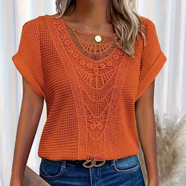 T-shirt élégant à manches courtes avec empiècements en dentelle