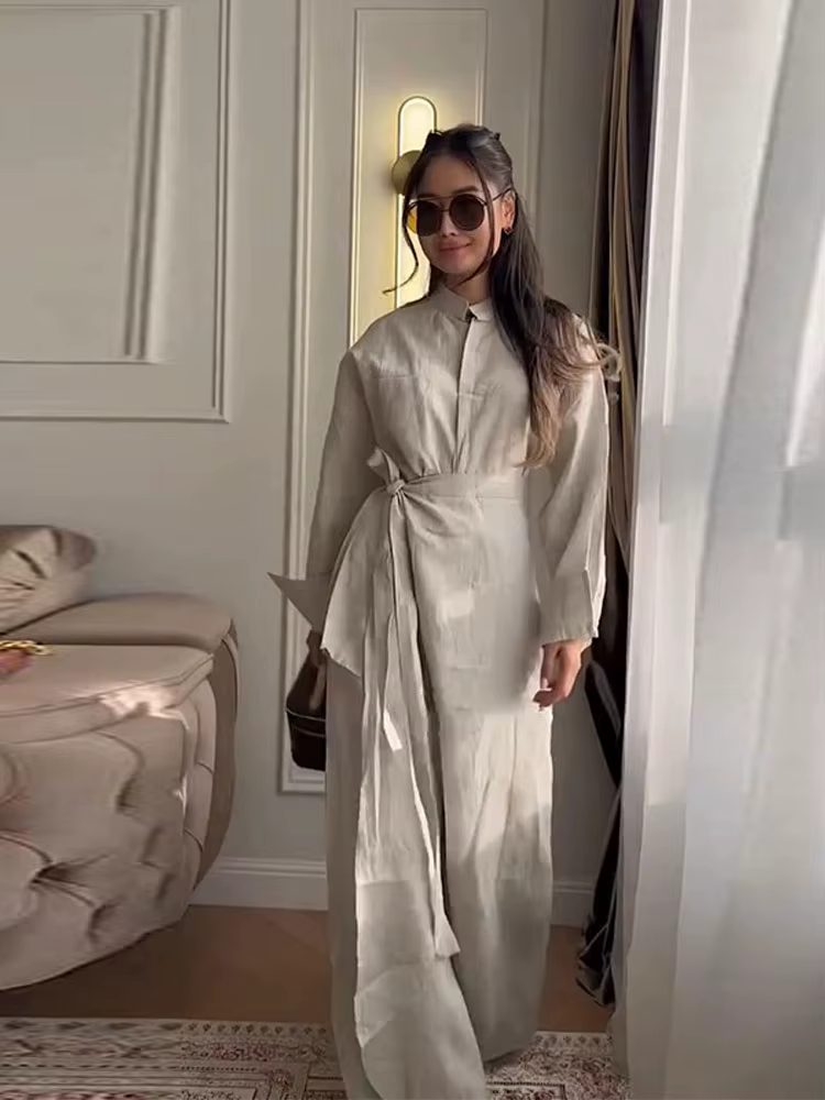 Ensemble pantalon femme style Old Money : chemise à col montant et manches longues