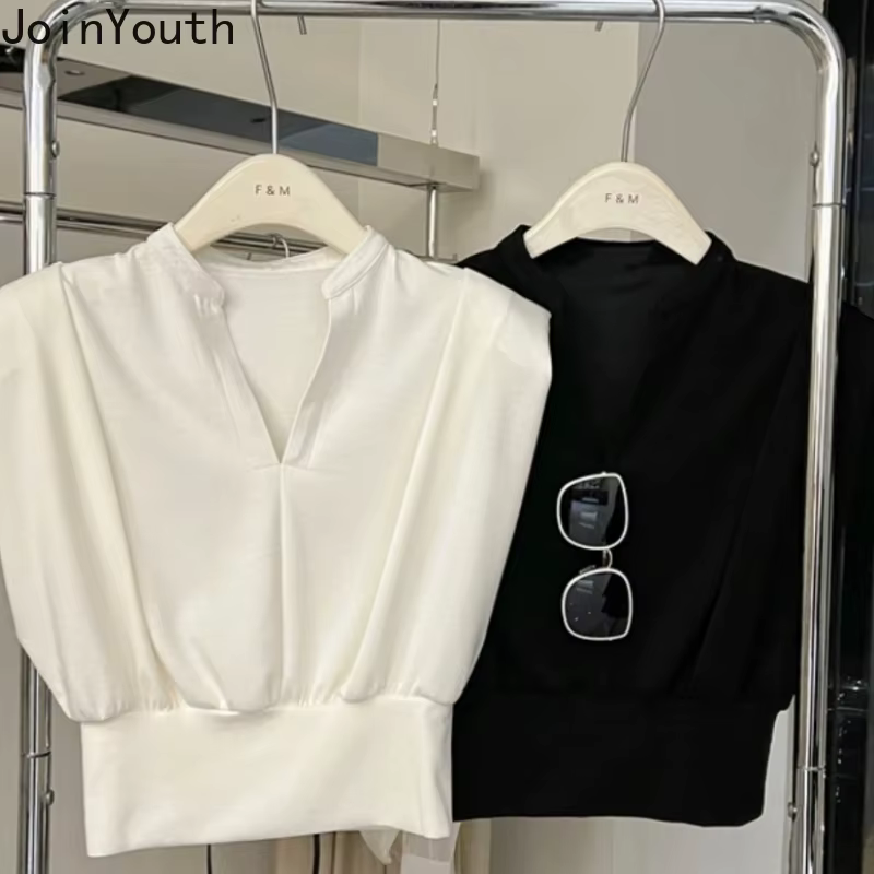 T-shirts pour femmes hauts courts manches volantes col en v