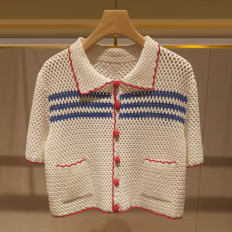 Korobov-T-shirt en tricot évidé à revers chic pour femme