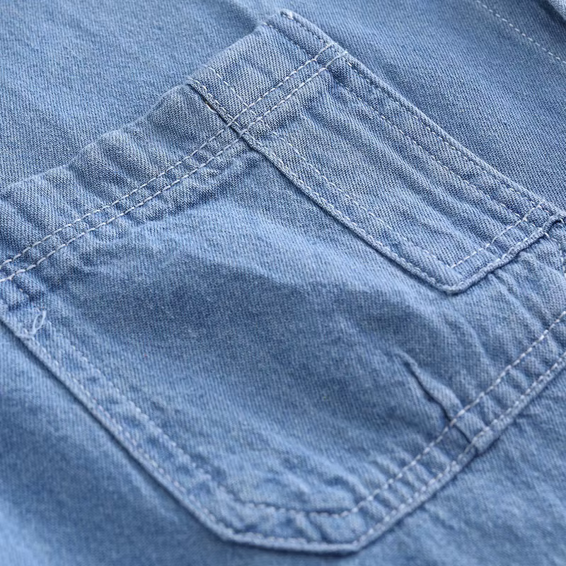 Chemise en jean à manches courtes pour homme avec poches plaquées