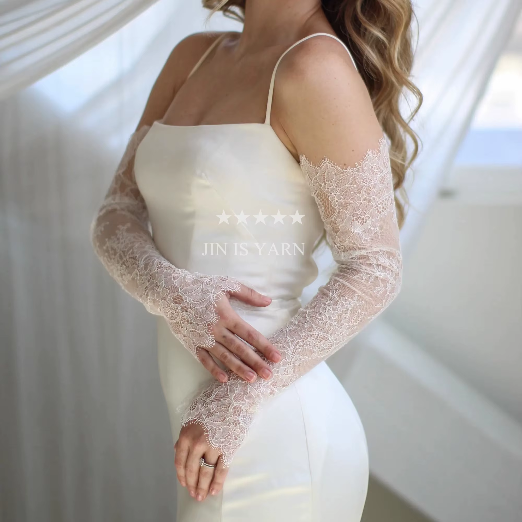 Manches de mariée personnalisées en dentelle Chantilly