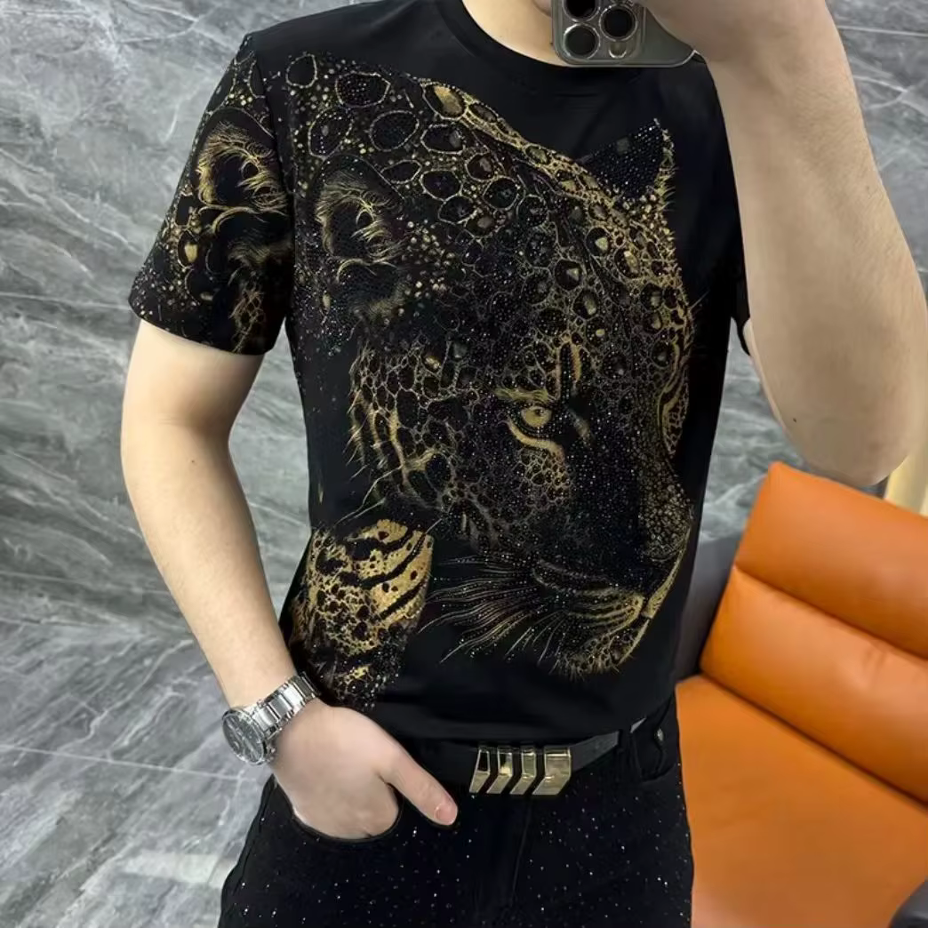 2025 été nouveau diamant chaud hommes à manches courtes col rond T-shirt à la mode mince élastique confortable demi-manches