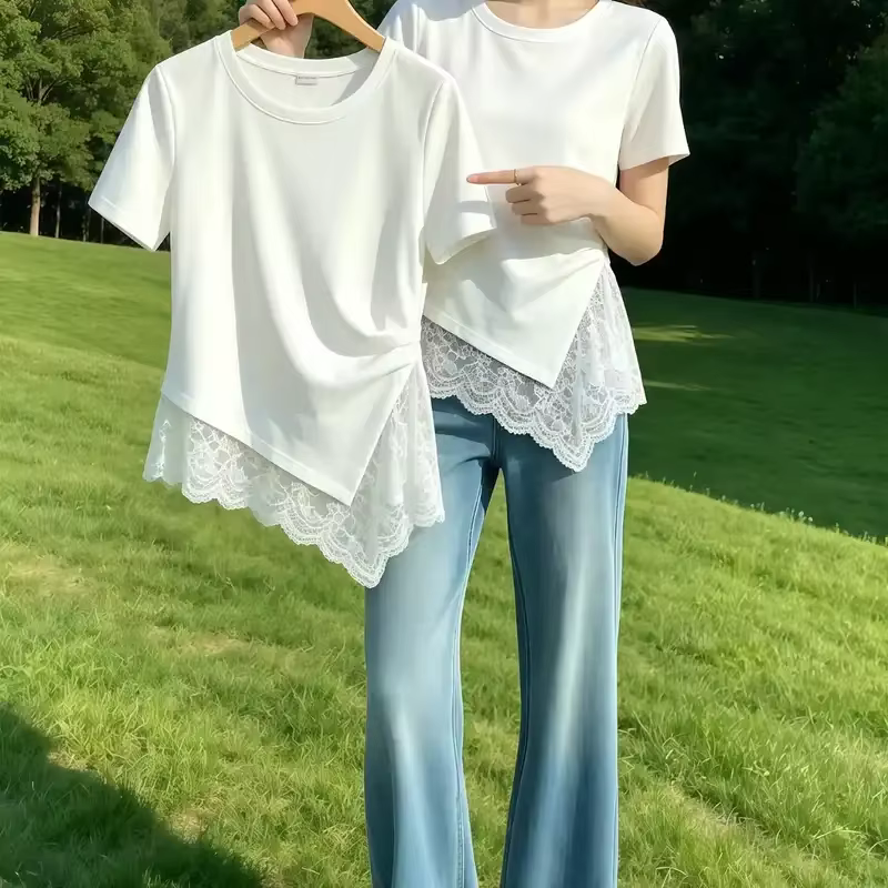 T-shirt gris à ourlet asymétrique avec détails en dentelle pour femme