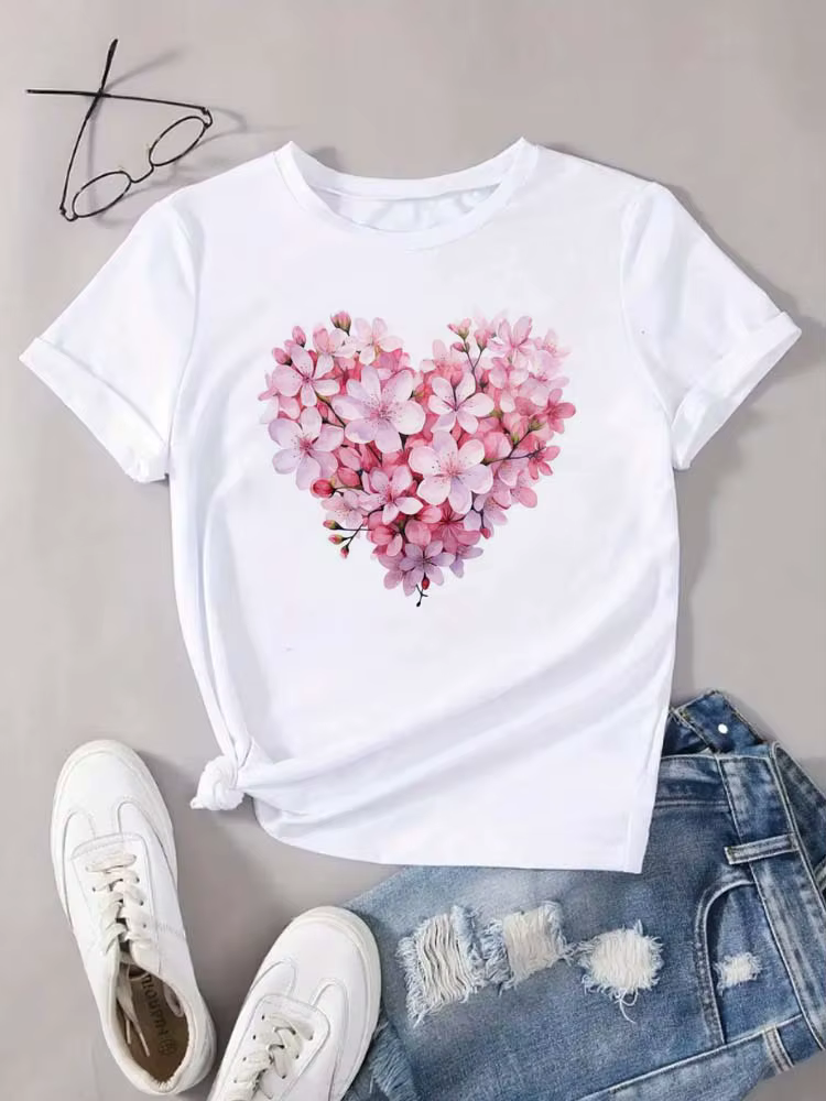 T-shirt pour femme à motif floral en forme de cœur