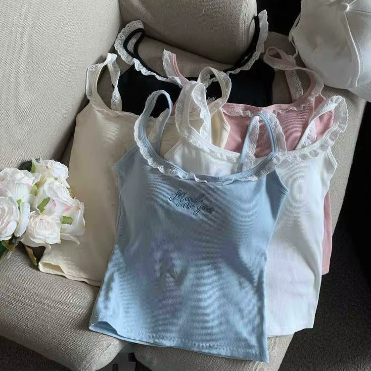 Camisole en dentelle style BM