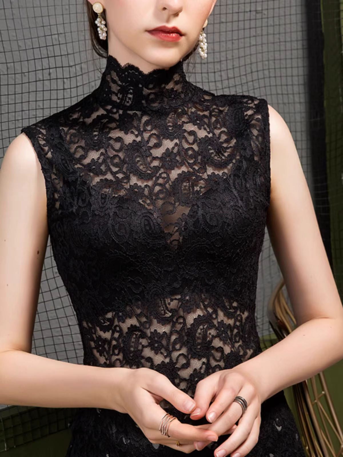 Chemise en dentelle à col roulé pour femmes