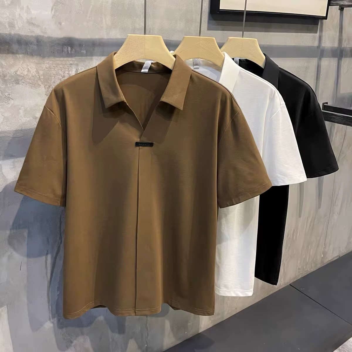 Chemise noire à manches courtes pour hommes