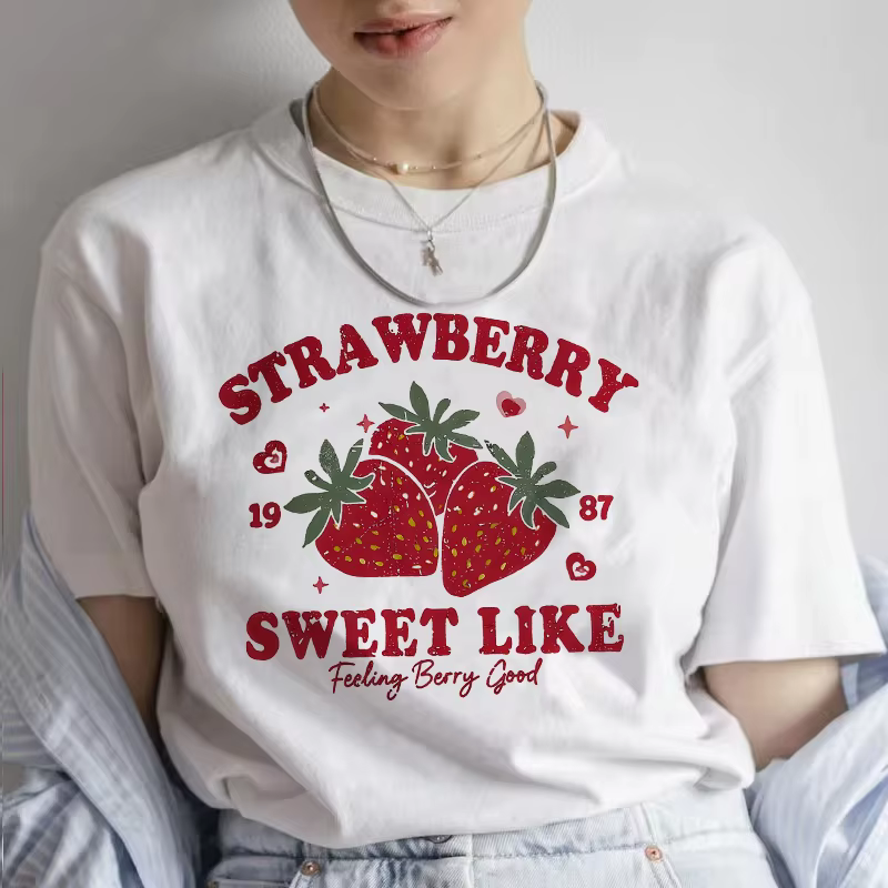 T-shirt blanc imprimé fraise pour femme