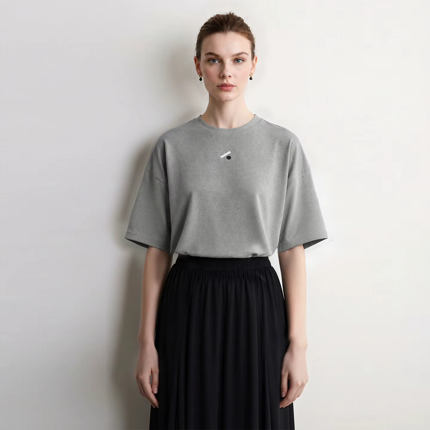 T-shirts pour femmes Amii, col rond, épaules tombantes, broderie géométrique, hauts amples d'automne, vêtements décontractés et confortables pour femmes 12623030