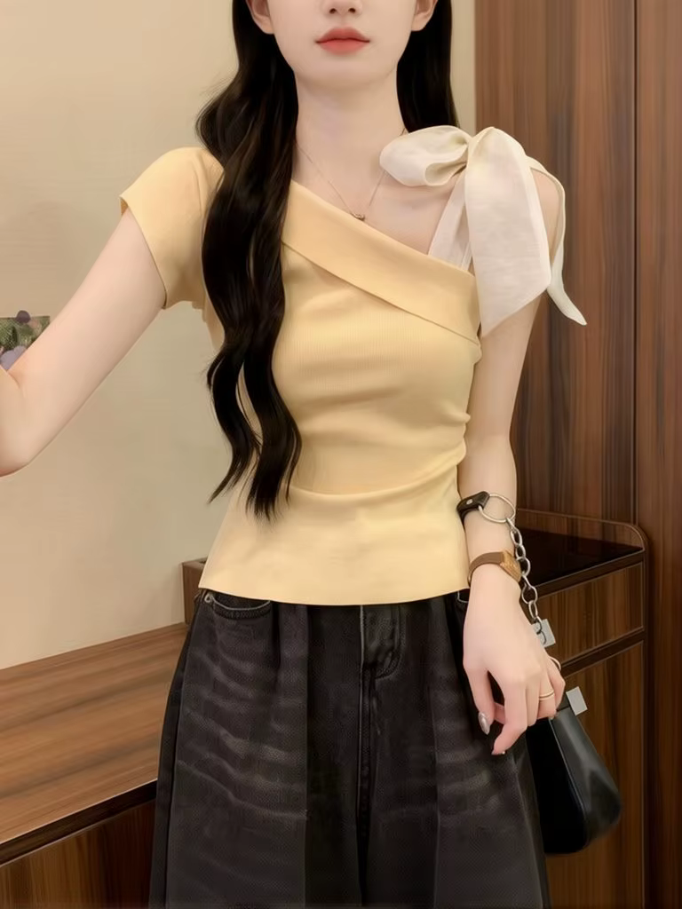 T-shirt élégant en tricot à nœud papillon pour femme