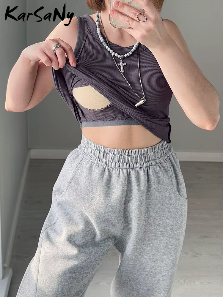 Haut blanc astronomique avec soutien-gorge intégré pour femme