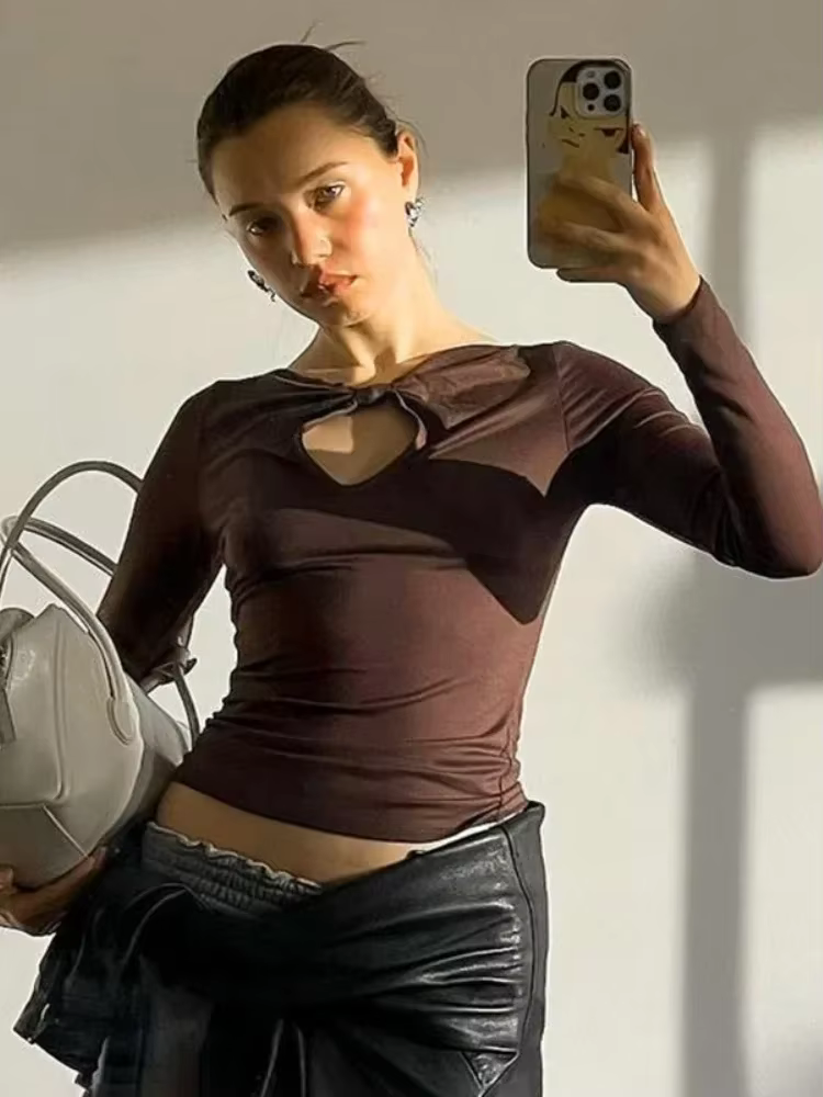 T-shirt évidé à manches longues pour femmes