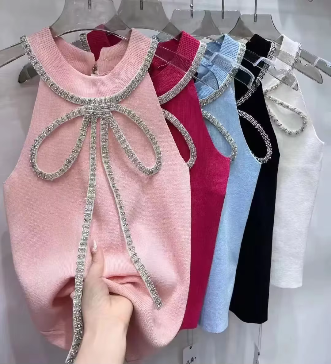 Top en maille sans manches à nœud papillon en diamants de luxe