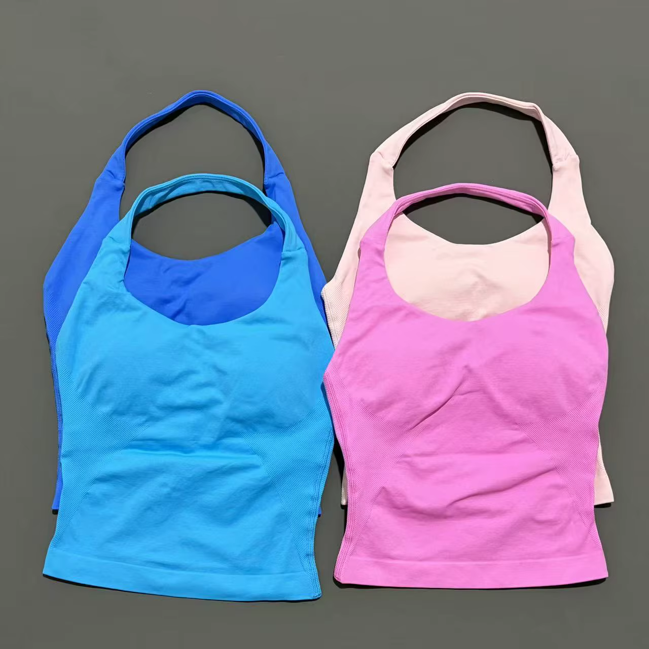 Débardeur de sport sans couture pour femme avec coussinets amovibles
