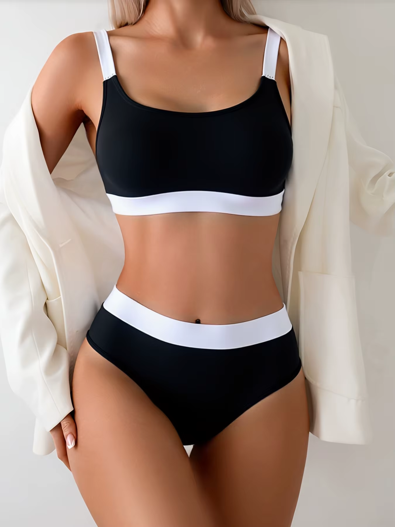 Nouvel ensemble bikini color block noir et blanc 2026 pour femme, maillot de bain deux pièces sportif taille haute, débardeur à col carré, tenue de plage