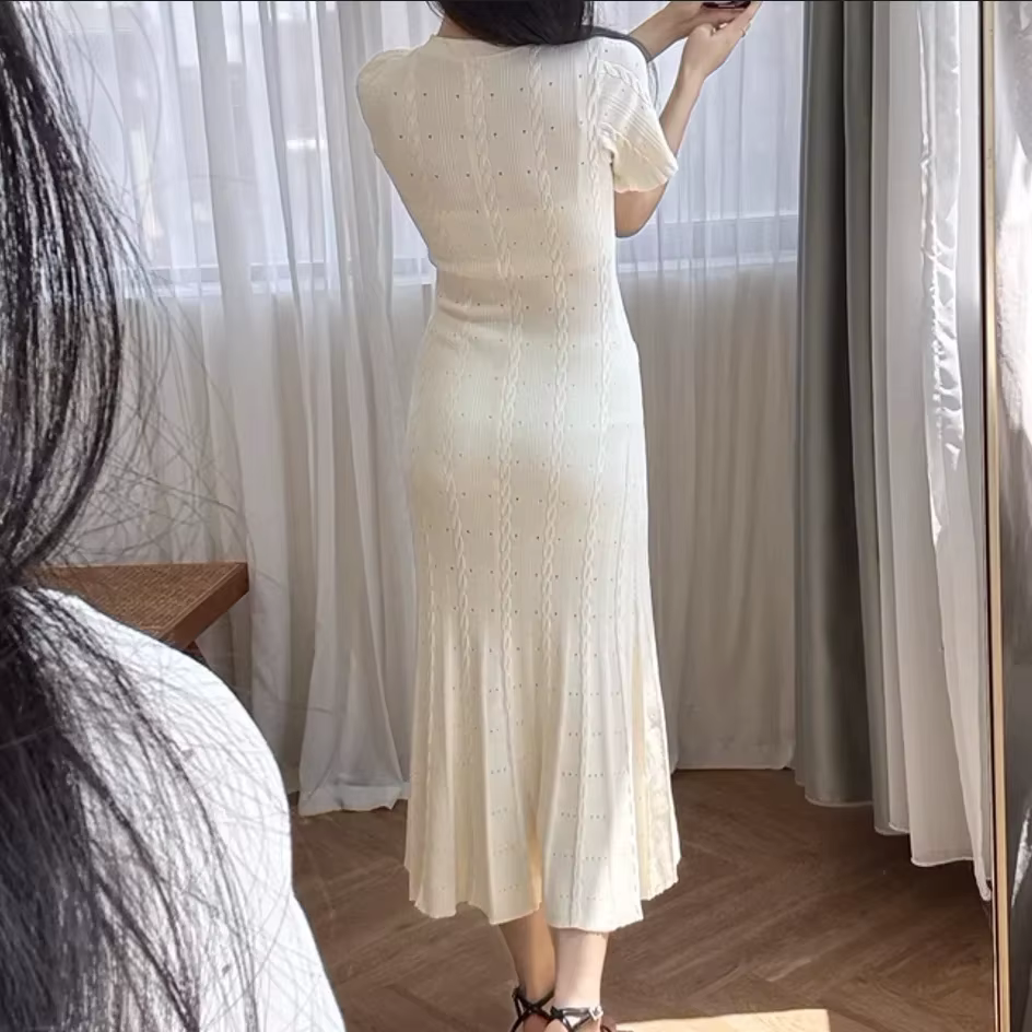Robe blanche en tricot ajouré pour femmes