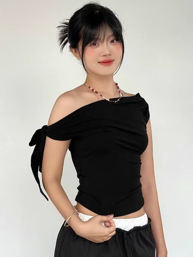 T-shirt asymétrique épaule dénudée pour femmes