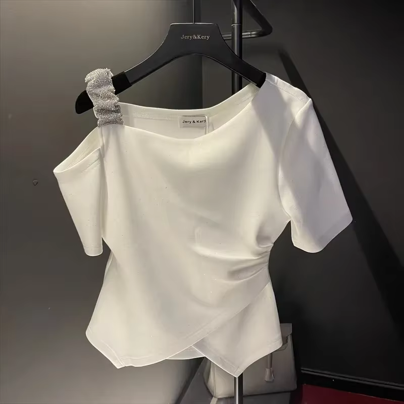 T-shirt court taille fine pour femme