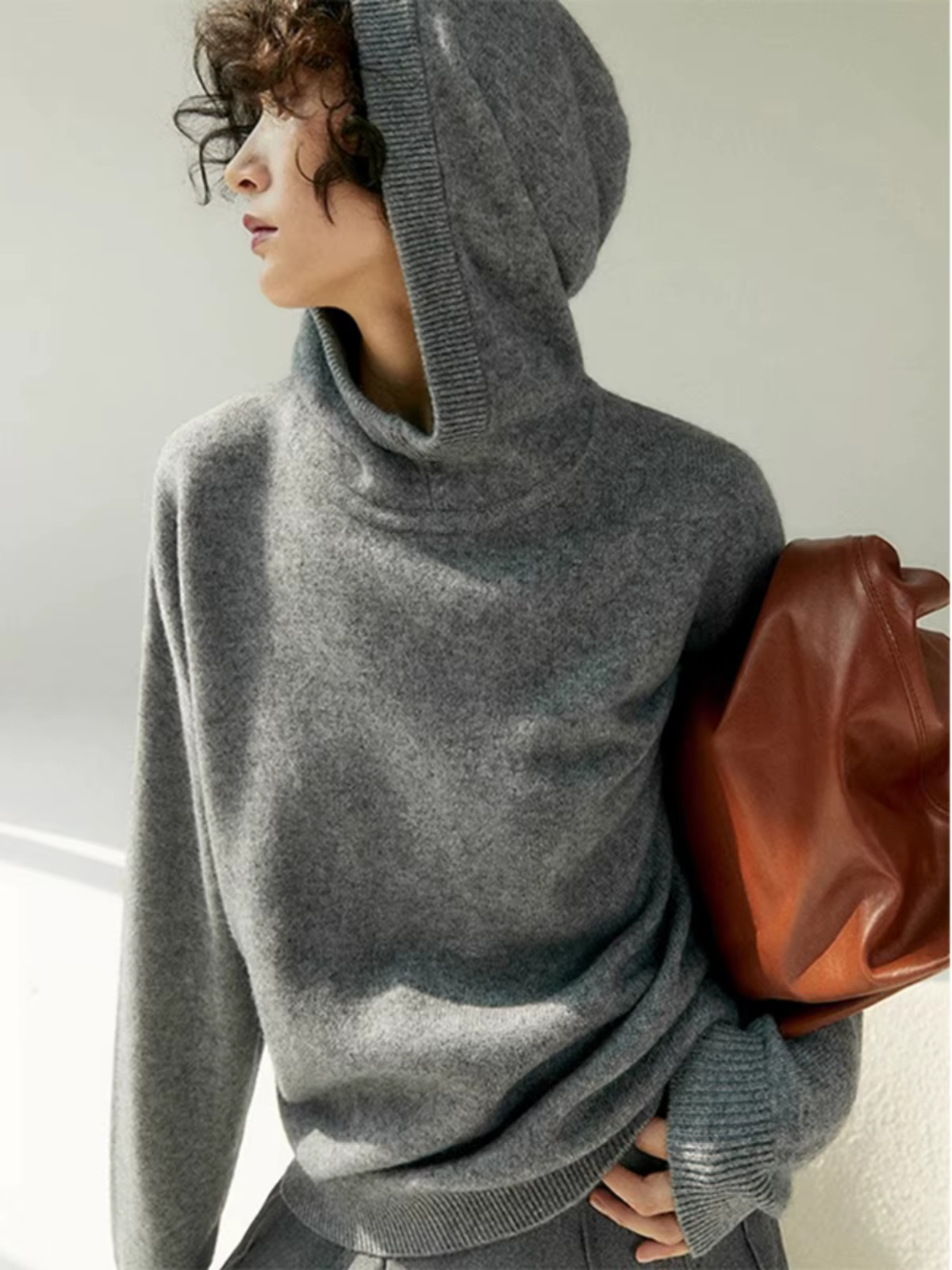 Pull en cachemire à capuche gris pour femme
