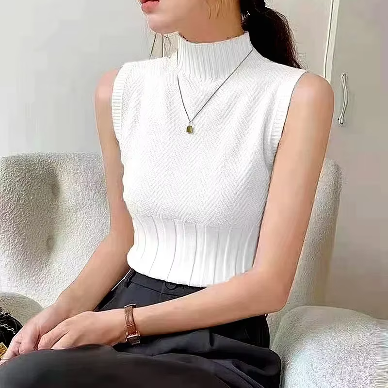 Haut court noir précieux pour femme