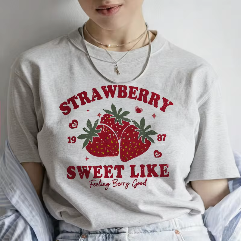 T-shirt blanc imprimé fraise pour femme