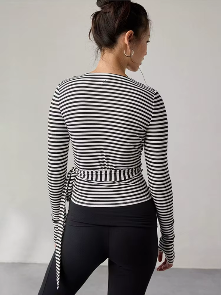 T-shirts à col en v pour femmes Y2k vêtements à manches longues haut court rayé t-shirt mince chemise féministe Streetwear Ropa De Mujer Camisetas