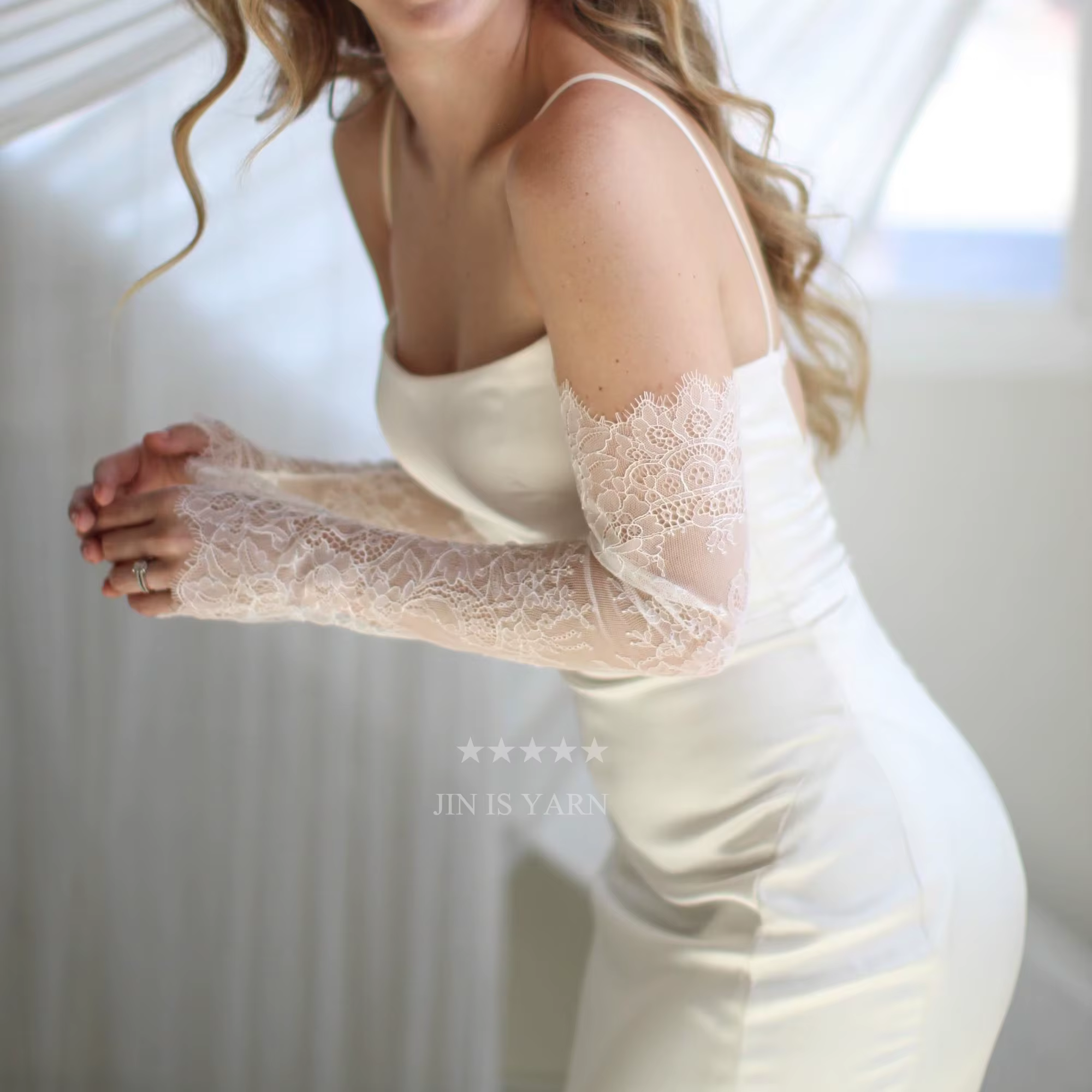 Manches de mariée personnalisées en dentelle Chantilly