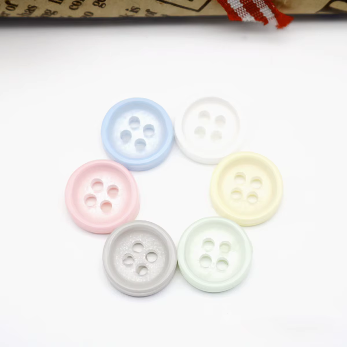 Boutons de chemise ronds à 4 trous de 11mm