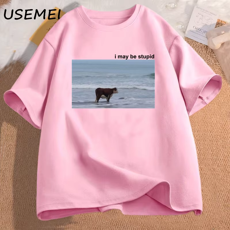 I May Be Stupid Cow on Beach Funny Meme T-shirt en coton pour hommes