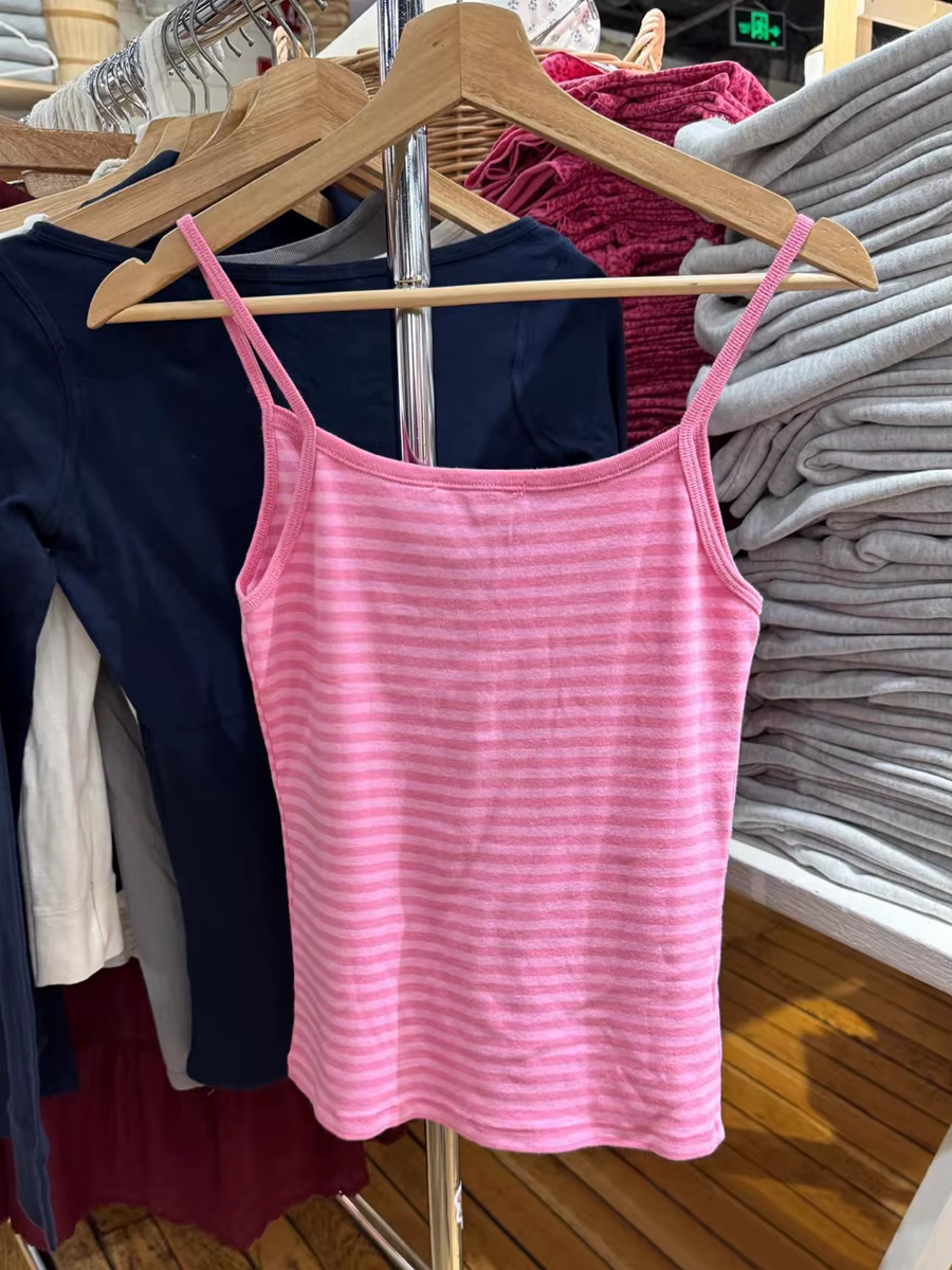 Débardeur rose rayé à quatre boutons pour femme