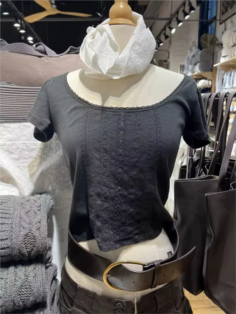 T-shirt noir à dentelle pour femme