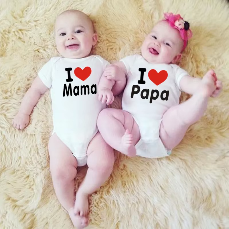 T-shirt barboteuse amusant « I Love Mama & Papa » pour bébé