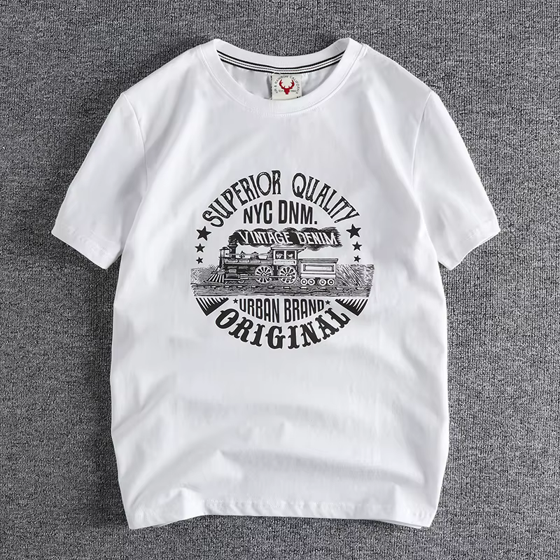 T-shirt à manches courtes pour hommes avec motif train emblématique