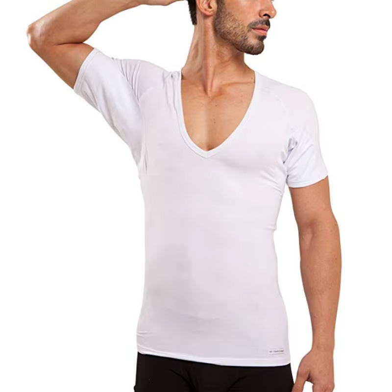 T-shirt à col en V profond pour hommes